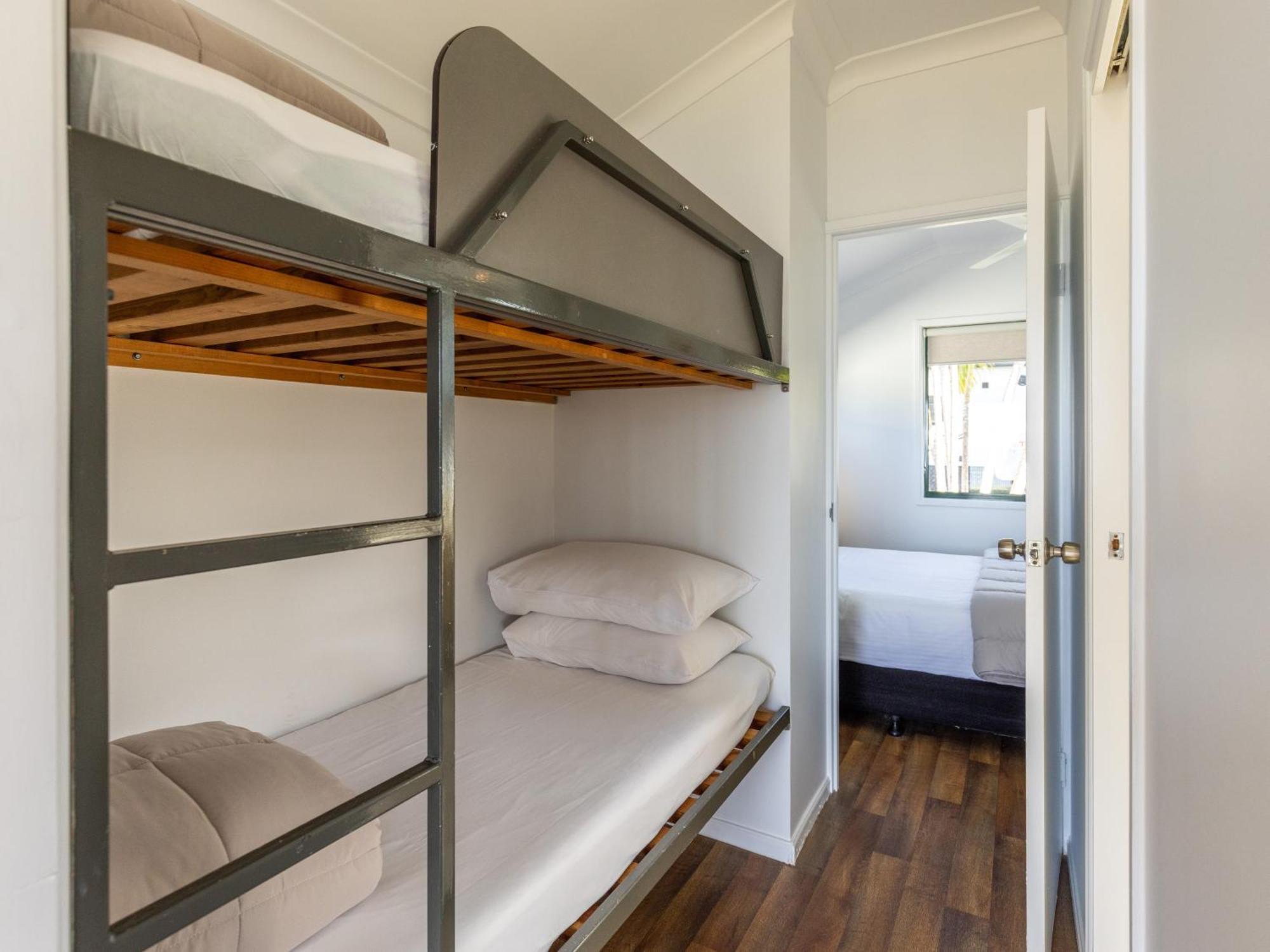 Nrma Bowen Beachfront Holiday Park Ruang foto